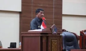 Gubernur Sulut Yulius Selvanus