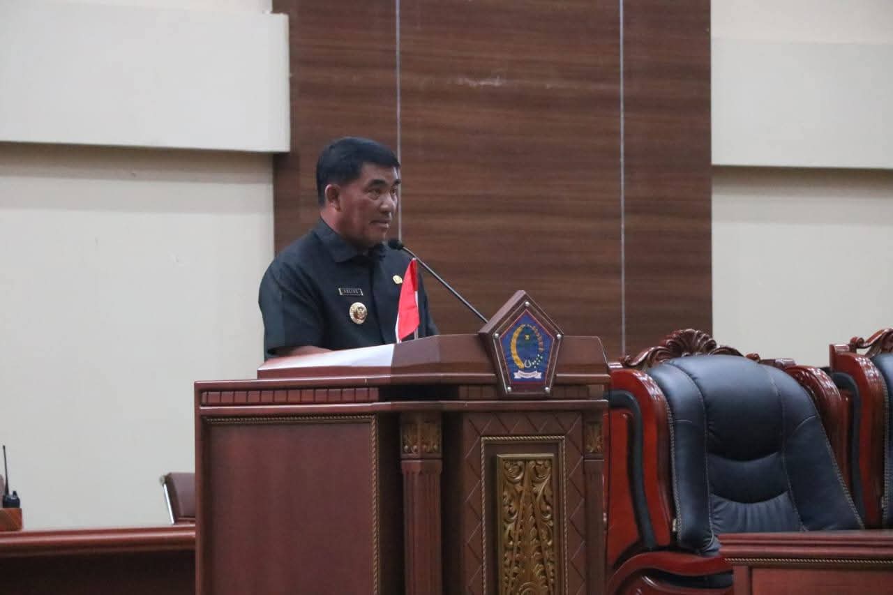 Gubernur Sulut, Mayjen TNI (Purn) Yulius Selvanus, SE