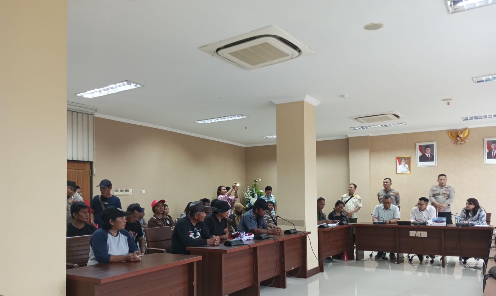 IMG-20250924-WA0004 DPRD Sulut terima massa aksi demo di DPRD Sulut