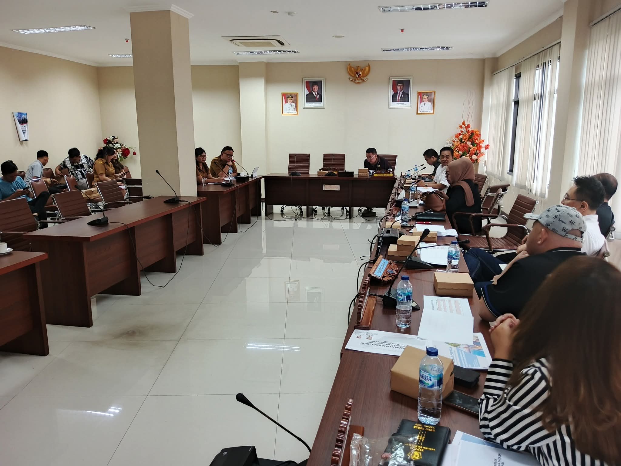 FB_IMG_1759255772872 Yongkie Limen cecar Dinas Perkimtan dalam RDP Komisi III DPRD Sulut