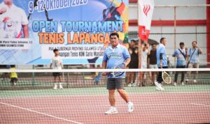 Gubernur Sulut Yulius Selvanus