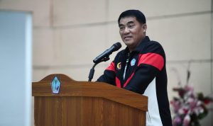 Gubernur Sulut Yulius Selvanus saat sambutan