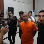 sosok-jakson-sihombing-ketua-ormas-di-pekanbaru-riau-yang-ditangkap-atas-dugaan-pemerasan-terhadap-perusahaan-sawit-1760609320782_169 Netizen Sulut JS Ketua Ormas Petir Ditangkap Polisi Kasus Pemerasan Rp. 5 Miliar