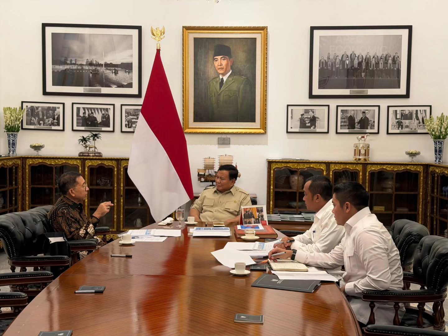 FB_IMG_1762413190253 Presiden bahas nama pahlawan nasional