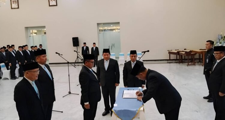 Gubernur Yulius Beri Kepercayaan Besar, Niklas Silangen Resmi Jadi Sekwan Sulut