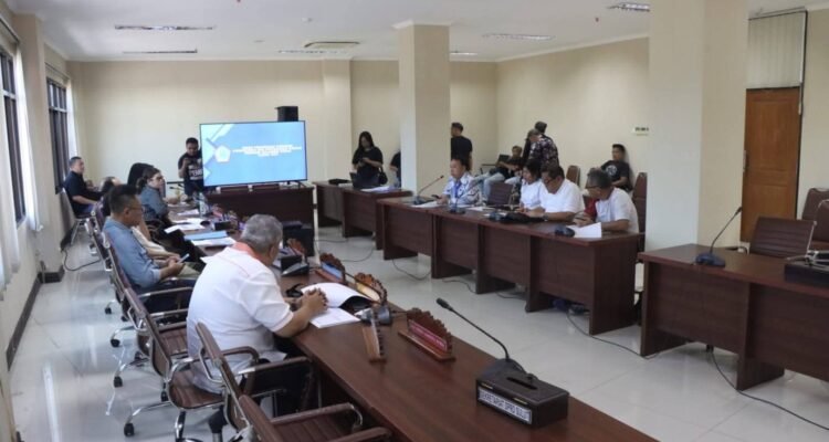 Akhiri Penantian Menahun, Pemprov Sulut Ambil Alih Perbaikan Jalan Perumahan Permata Klabat Minut