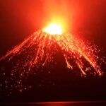Gunung Anak Krakatau Erupsi Menerus dan Semburkan Lava Pijar, Status Level III Siaga